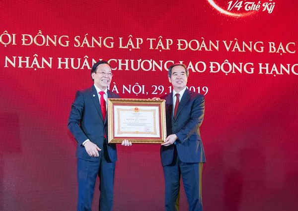 LỄ KỶ NIỆM 25 NĂM TẬP ĐOÀN VÀNG BẠC ĐÁ QUÝ DOJI VÀ ĐÓN NHẬN HUÂN CHƯƠNG LAO ĐỘNG HẠNG NHẤT - Ảnh 5.