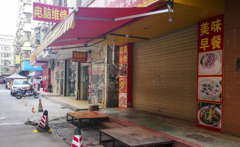 Tròn 2 tháng nhà máy Samsung cuối cùng tại Trung Quốc đóng cửa: thành phố hóa “thị trấn ma” - Ảnh 2.