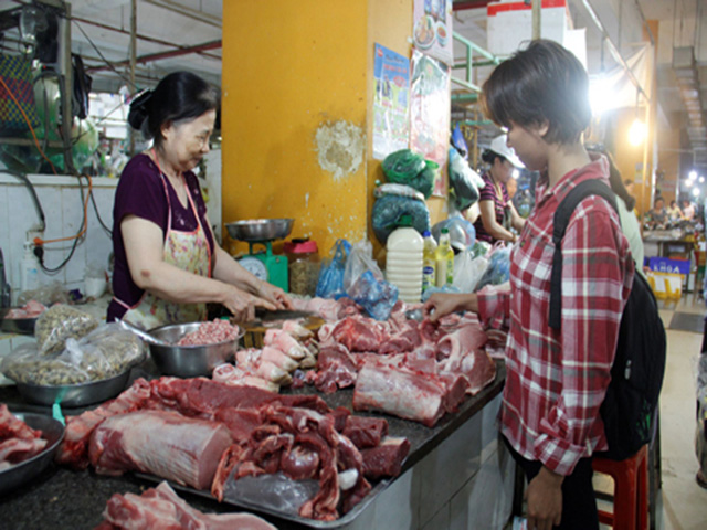 Thịt lợn đông lạnh khó có hàng ngon, khó thuyết phục người tiêu dùng - Ảnh 1.