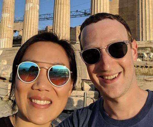 Bê bối bủa vây Facebook, CEO Mark Zuckerberg vẫn có kỳ nghỉ hè xa hoa cùng vợ - Ảnh 3.