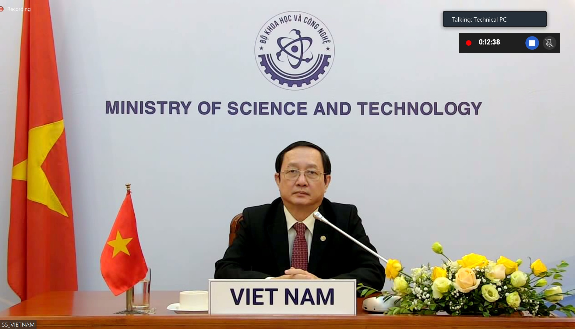 Bộ trưởng Huỳnh Thành Đạt ủng hộ việc từ bỏ quyền sở hữu trí tuệ đối với vaccine Covid-19 - Ảnh 1.