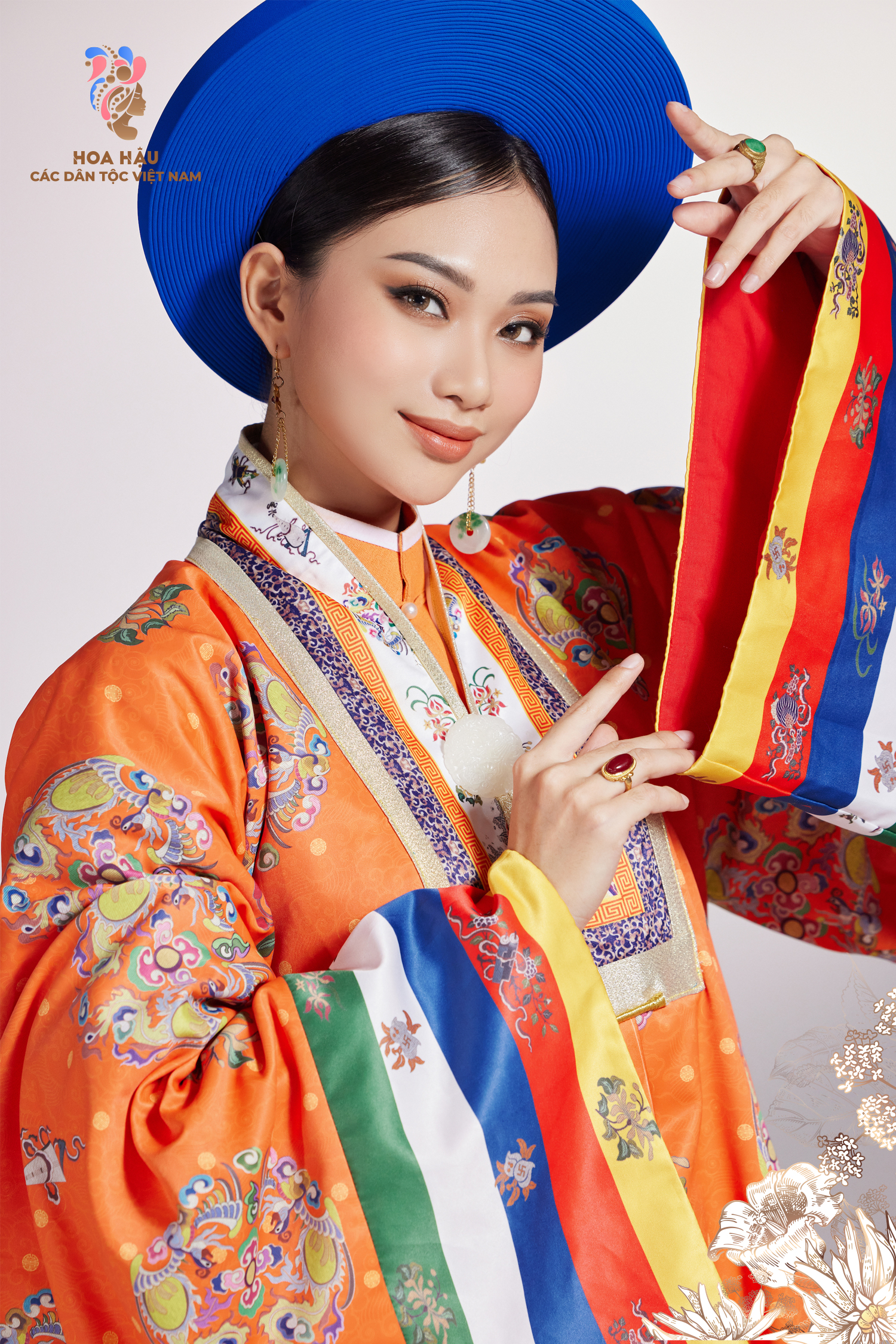 30 thí sinh Hoa hậu các dân tộc Việt Nam duyên dáng trong trang phục truyền thống - Ảnh 6.