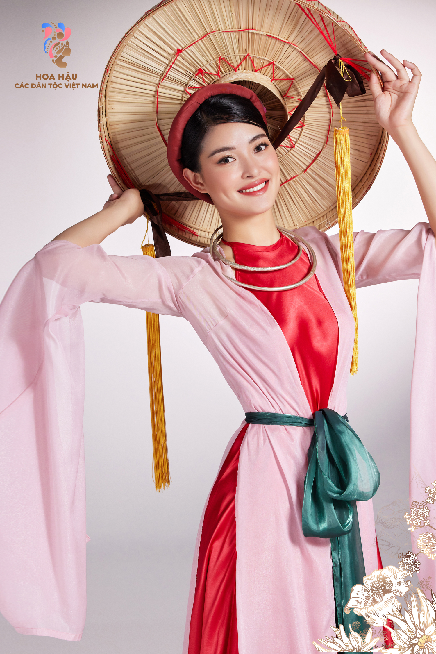 30 thí sinh Hoa hậu các dân tộc Việt Nam duyên dáng trong trang phục truyền thống - Ảnh 12.
