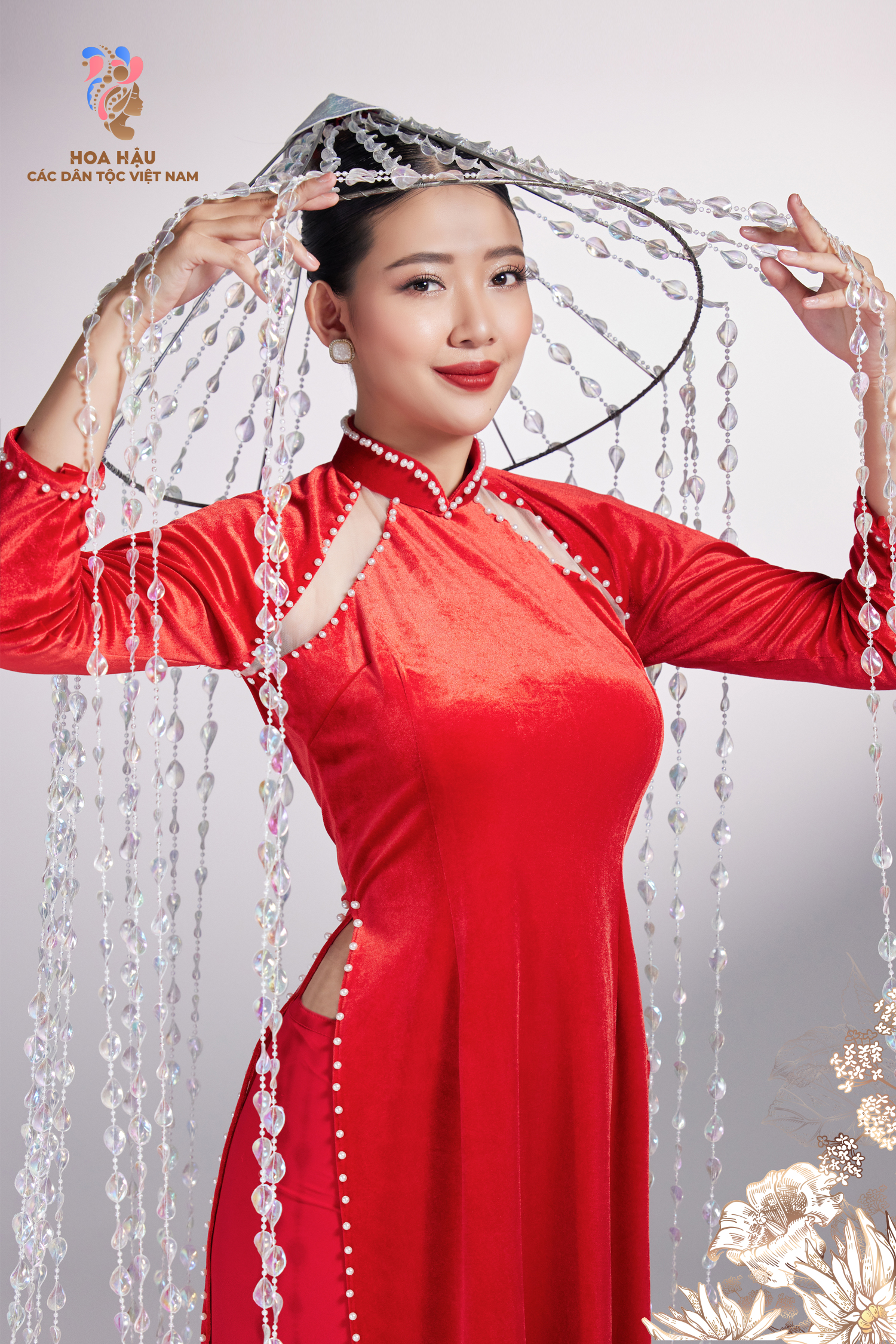 30 thí sinh Hoa hậu các dân tộc Việt Nam duyên dáng trong trang phục truyền thống - Ảnh 2.