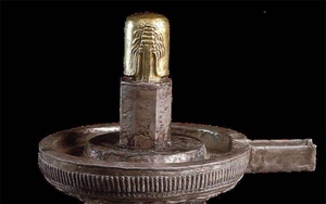 Báu vật bằng kim loại quý lấy từ tháp Bánh Ít ở Bình Định đang trưng bày ở quốc gia nào của châu Âu?