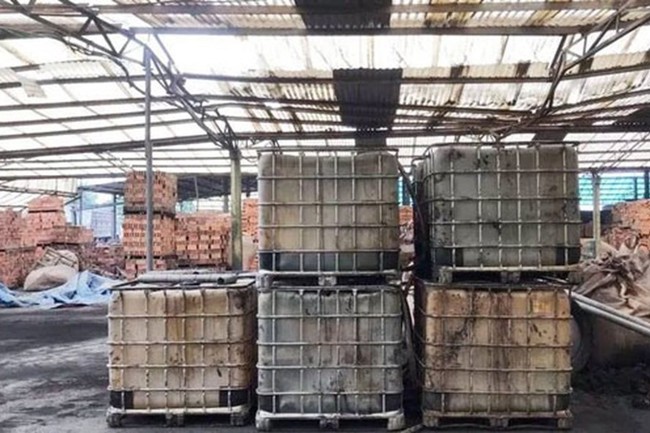 Công ty gốm sứ Thanh Hà lên tiếng về việc xả thải dầu xuống sông Đà - Ảnh 2.