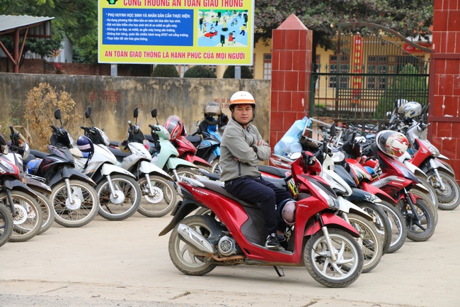 Lan tỏa việc làm ý nghĩa trước cổng trường học của lực lượng giao thông - Ảnh 5.