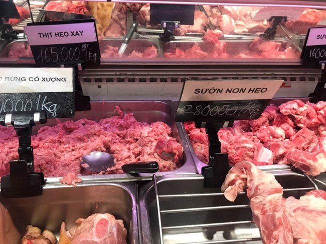 Giá thịt lợn tăng &quot;phi mã&quot;: Bình ổn thị trường rất khó! - Ảnh 1.