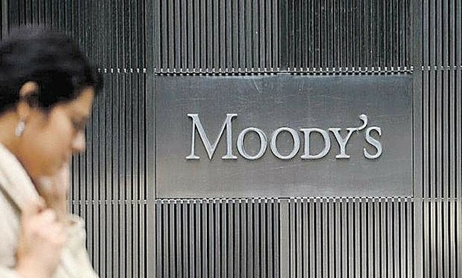 Moody's hạ triển vọng xếp hạng tín nhiệm 18 ngân hàng Việt  - Ảnh 2.