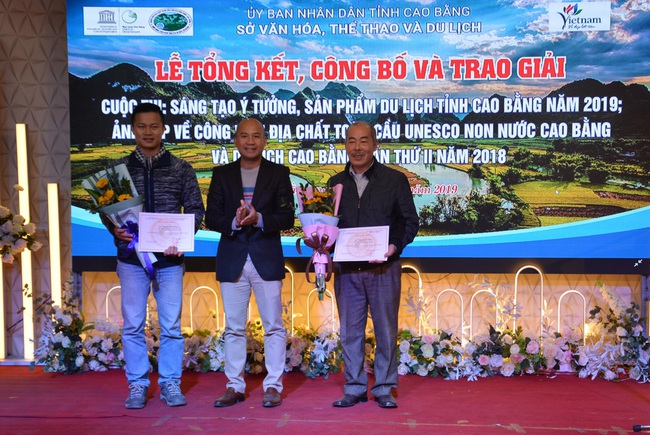 Vũ Thảo Giang đoạt giải nhất cho BST Khăn choàng lụa Non nước cao Bằng - Ảnh 3.