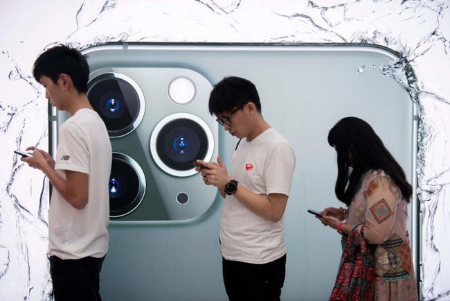 Không còn dòng người Trung Quốc xếp hàng tại store Apple săn đón iPhone 11 - Ảnh 1.