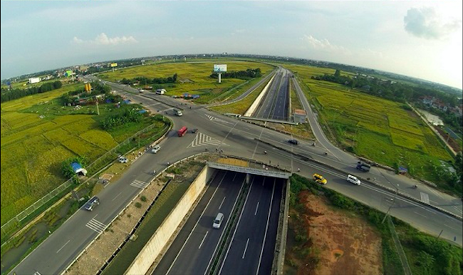 Vì sao Bộ GTVT chưa đầu tư nút giao lên đường cao tốc Nội Bài - Lào Cai? - Ảnh 1.
