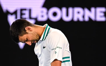 Không thể bảo vệ ngôi vương Australian Open, Djokovic phản ứng thế nào?