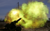 Video Nga dùng UAV tự sát tấn công pháo Mỹ, phản ứng bất lực của binh sĩ Ukraine