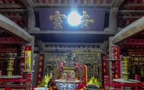 Căn nhà cổ bằng gỗ lim có nhiều "báu vật" của dòng họ nức tiếng tại Hà Nội