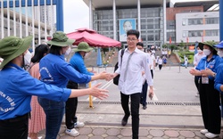 Chia sẻ về bài thi tốt nghiệp THPT 2022 của cụ ông 82 tuổi ở Hà Nội