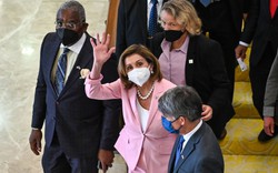 Trung Quốc phát cảnh báo 'rắn' ngay khi Chủ tịch Hạ viện Mỹ Nancy Pelosi vừa đặt chân tới Đài Loan