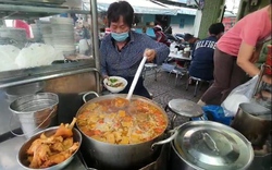 Clip: Tô bún riêu Sài Gòn khiến khách "hết hồn", phải tự lượng sức ăn mới dám gọi