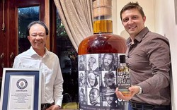 Lộ danh tính người Việt mua chai rượu cao nhất thế giới 1,8m, giá 1,4 triệu USD