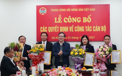 Trung ương Hội Nông dân Việt Nam: Trao Quyết định về công tác cán bộ cho 4 đồng chí