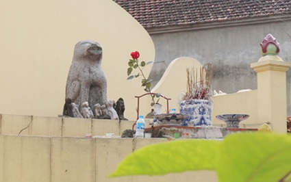 Bí ẩn về tục thờ chó đá 400 tuổi tại ngôi làng ở Hà Nội
