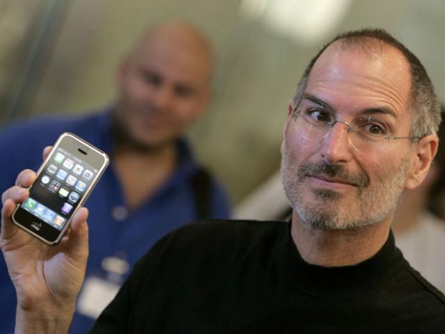 Steve Jobs đã hồi sinh Apple như thế nào?