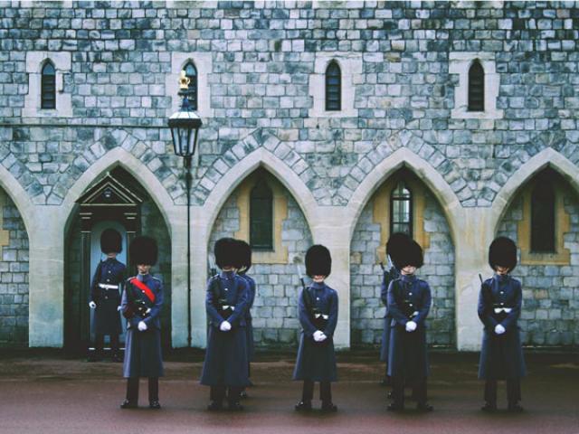 14 công việc trong gia đình Hoàng gia Anh được trả mức lương ”trên trời”