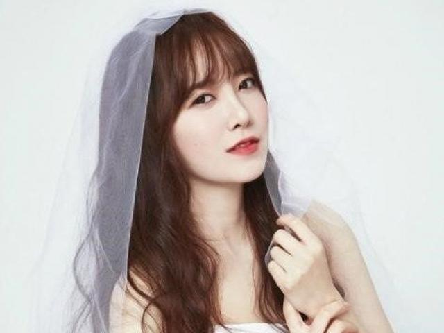 Nàng Cỏ Goo Hye Sun cưới gấp bạn trai kém tuổi