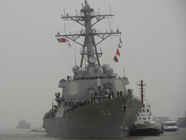 Tàu khu trục tên lửa Mỹ tiến vào Biển Đông