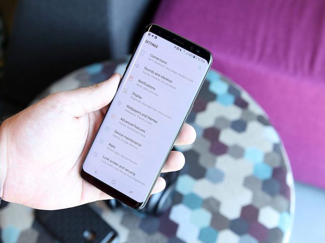 Samsung Galaxy S8 sắp nhận bản cập nhật xử lý màn hình đỏ
