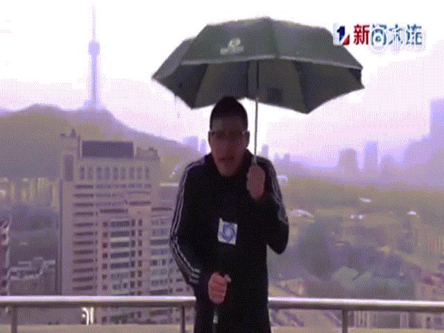 Video: MC Trung Quốc bị sét đánh trúng khi đang dẫn chương trình