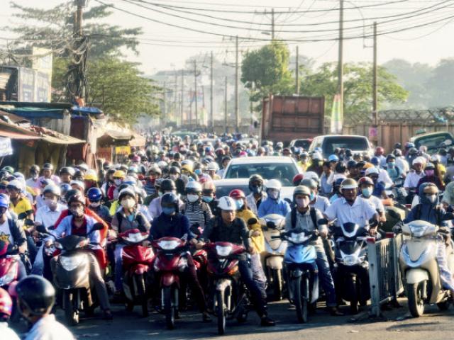 Cảnh chen chúc đi làm hằng ngày khắp thế giới