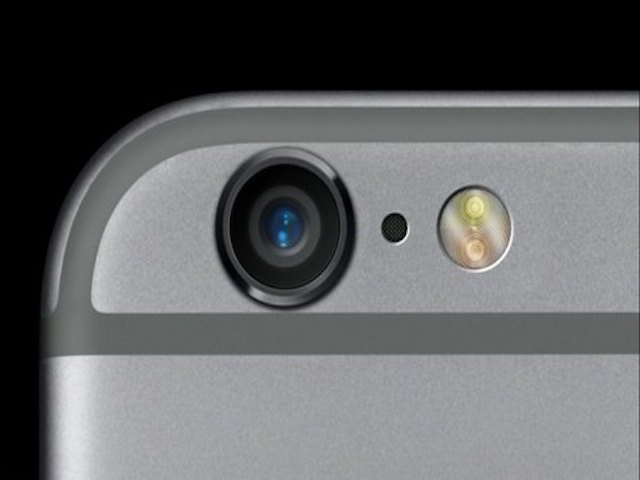 Lỗ đen giữa camera sau và đèn flash của iPhone 6 là gì?