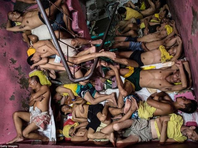 Hình ảnh sốc trong nhà tù khét tiếng nhất Philippines