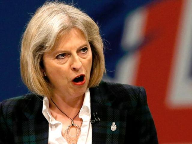 Sợ gián điệp TQ, nữ thủ tướng Anh phải trùm mền thay đồ