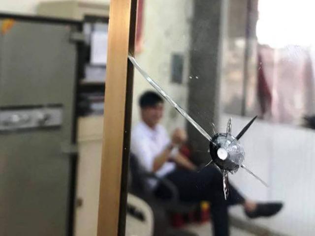 Cảnh sát truy bắt đối tượng nổ súng cướp ngân hàng ở Đắk Lắk