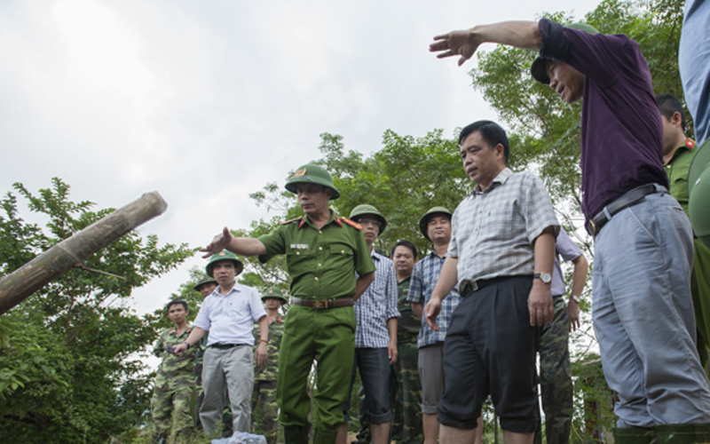 Đồng chí Huỳnh Thanh Điền, phó chủ tịch UBND tỉnh Nghệ An trực tiếp xuống đốc thúc, chỉ đạo công tác khắc phục sự cố trước khi cơn bão số 11 đổ bộ.
