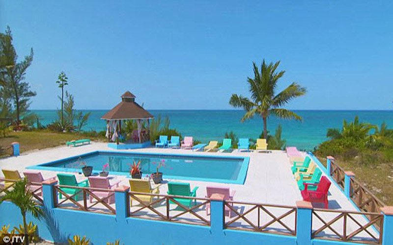 Nằm trên hòn đảo thiên đường Eleuthera ở Bahamas, The Resort được xây dựng để phục vụ riêng các du khách thấy các khu nghỉ dưỡng bình thường quá chật chội với thân hình quá khổ của họ.