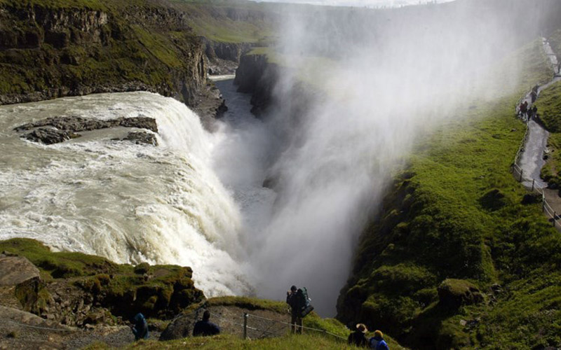  Thác Gullfoss ở Iceland là một trong những thác nước cao nhất ở Châu Âu.