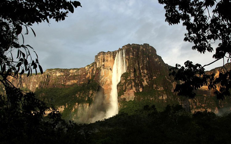  Còn đây là thác Salto Angel ở Venezuela.