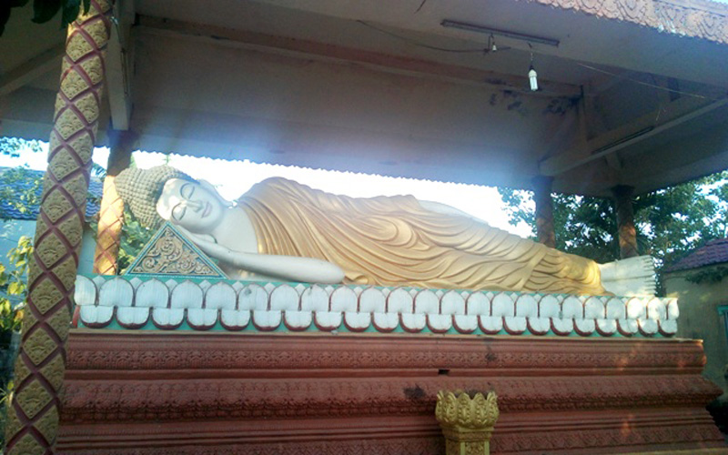 Nhiều cụm tượng khác trong chùa SereyVongsa.