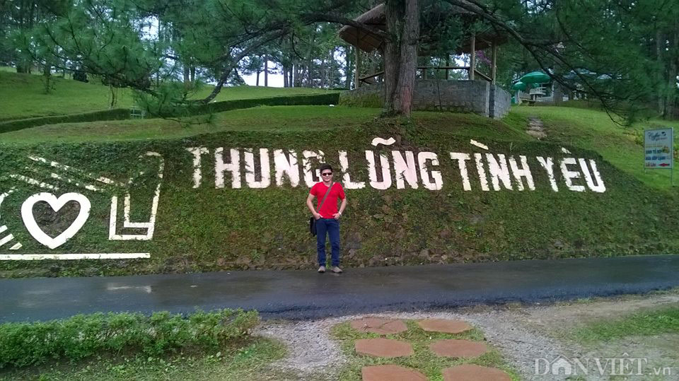 Thong dong Thung lũng Tình Yêu (ảnh: Hoàng Lê).