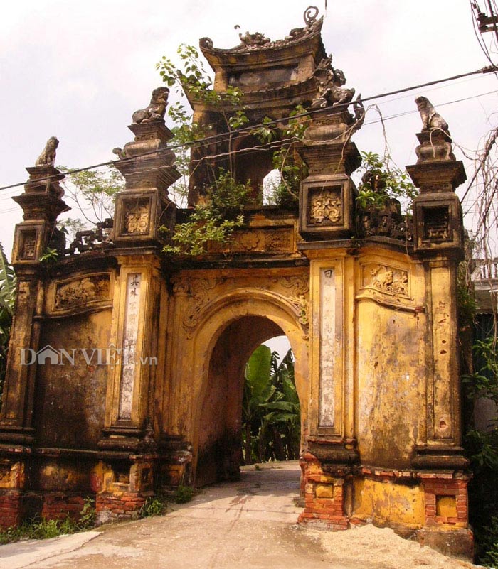 Cổng cuối làng Cựu, xã Vân Từ, Phú Xuyên, Hà Nội.