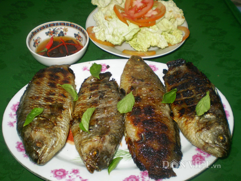 Cá rô mề nướng được nhiều người ưa thích trong thực đơn món ngon mỗi ngày ở miền Tây.