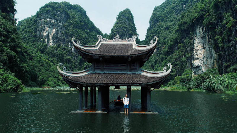  Quang Vinh dành thời gian để tham quan các địa danh nổi tiếng ở mảnh đất 