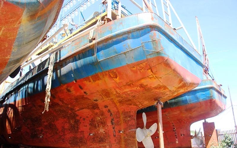 Đến nay, 5 chủ tàu và doanh nghiệp đã thống nhất đưa tàu lên đà để sơn, sửa chữa tại cơ sở đóng tàu Tam Quan (huyện Hoài Nhơn).