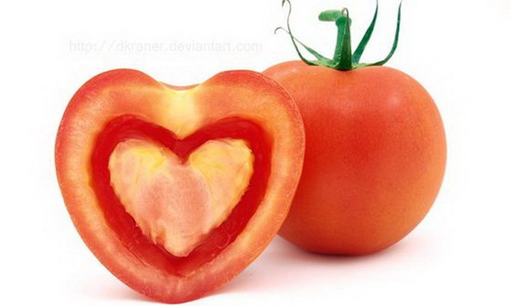 Cà chua hình trái tim có xuất xứ từ Nga với hình dáng trái tim rất bắt mắt thu hút sự quan tâm của nhiều bà nội trợ. (Ảnh: Hatgionghoaqua)