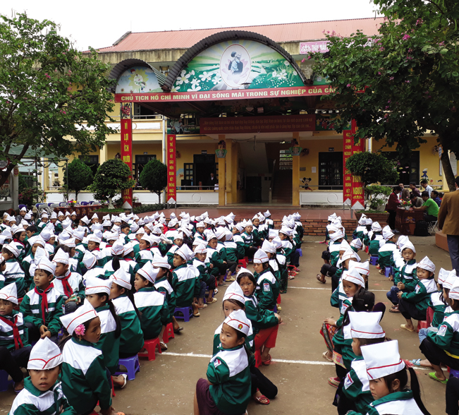 Việc dạy và học ở các trường học trong huyện Nậm Pồ ngày càng được chăm lo tích cực hơn.