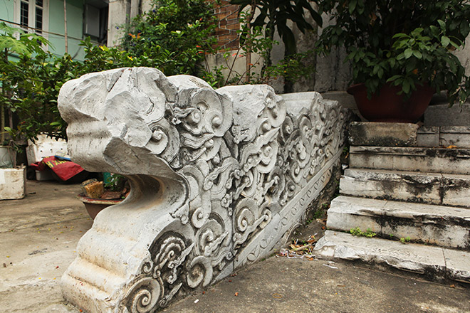 Nghệ thuật điêu khắc rồng hết sức tinh xảo. Theo nhiều nhà nghiên cứu, khu lăng mộ này có kiến trúc độc đáo, hiếm gặp ở Việt Nam.