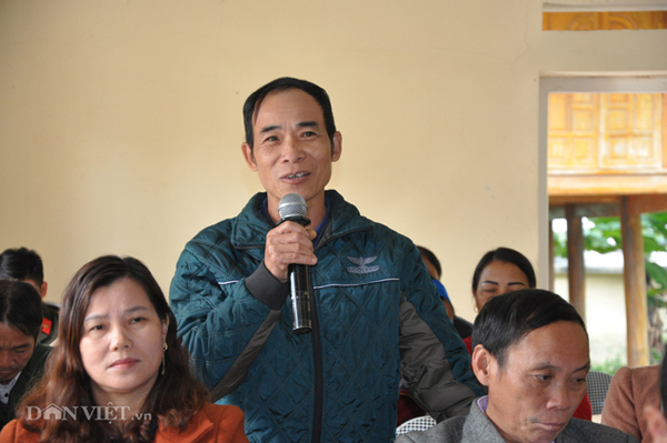 Ông Phàn Thái Anh, cử tri ở thôn Đồng Tâm, xã Yên Thành phát biểu kiến nghị tại buổi tiếp xúc cử tri của đoàn đại biểu Quốc hội tỉnh Hà Giang ngày 29.11. Ảnh: Trần Quang